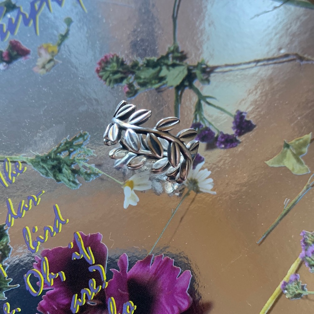 Pandora Leaves Ring